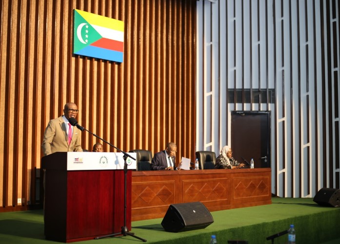 Ebola, El-Maarouf et santé mentale : le ministre de la Santé répond aux…